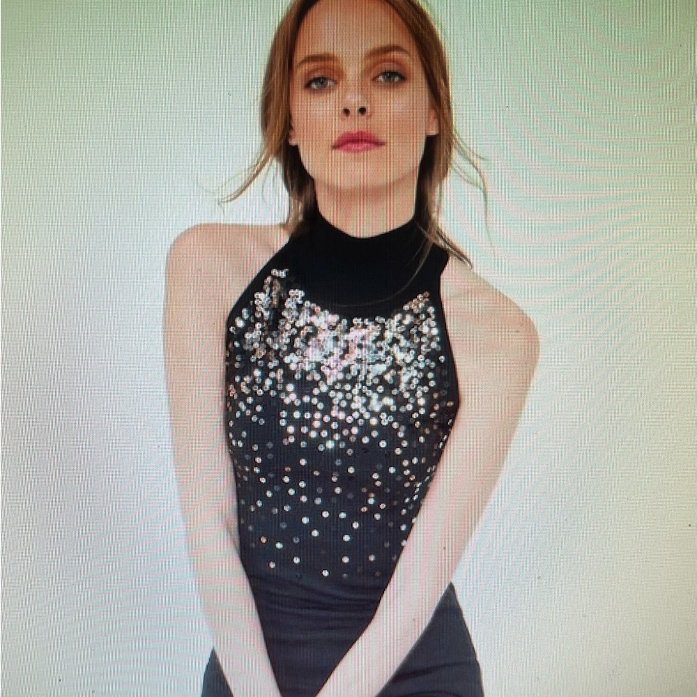 WHITE HOUSE BLACK MARKET SEQUINNED MOCK NECK TOP SIZE MEDIUM NWT!